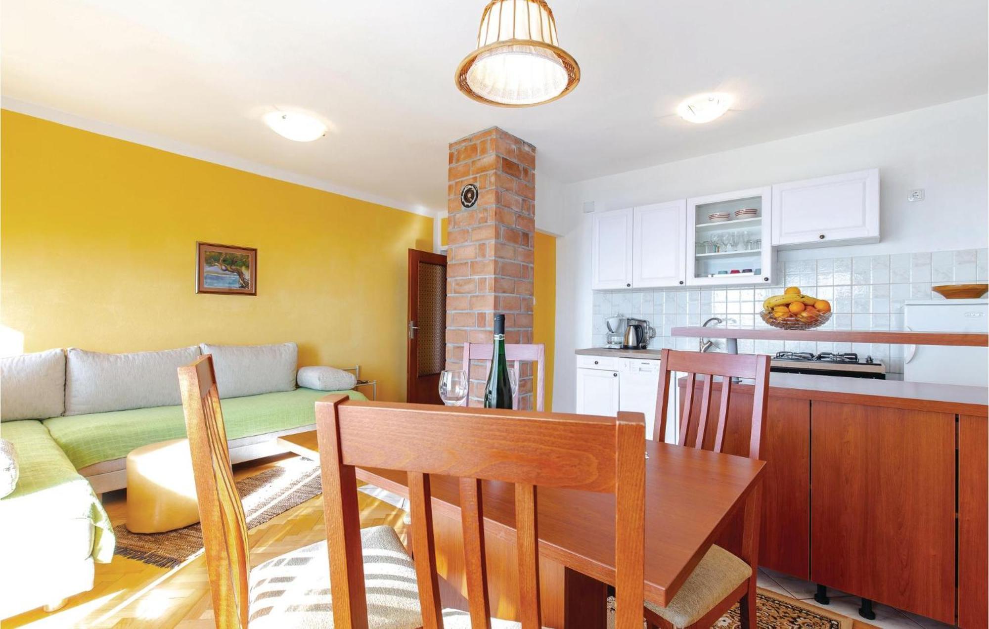 Stunning Apartment In Novi Vinodolski With Wifi Exteriér fotografie