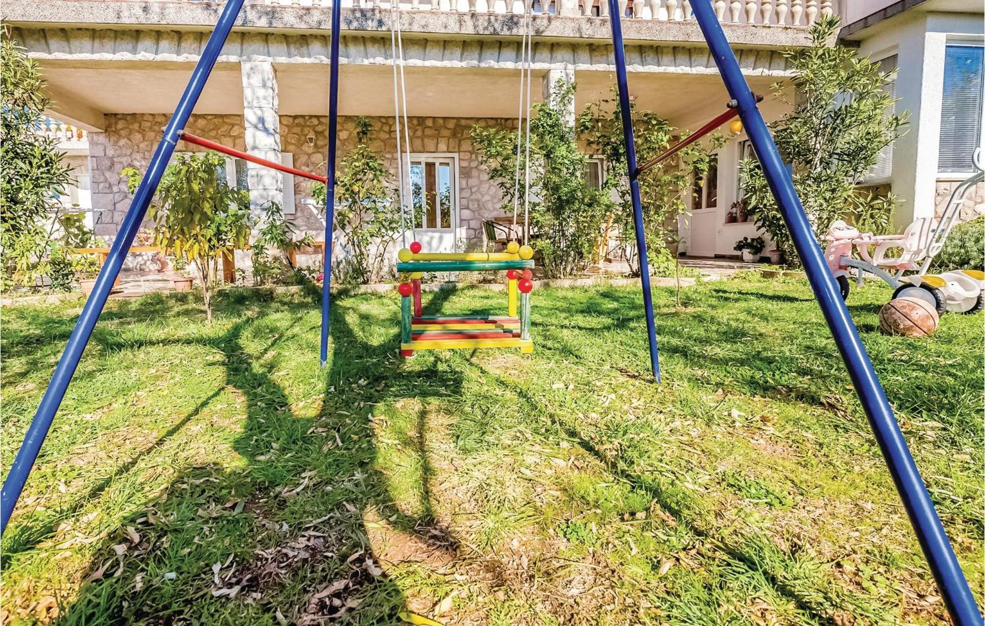 Stunning Apartment In Novi Vinodolski With Wifi Exteriér fotografie